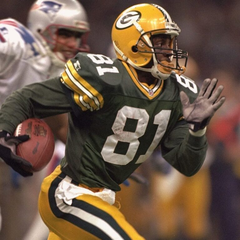 Super Bowl XXXI: Packers vs. Patriots – Favre’s Heroics and the Lambeau Leap to Glory